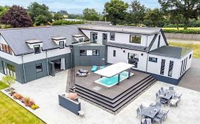 Huxham View - A Luxurious Family Retreat With Swim Spa, Cinema, Gym And Pool Table